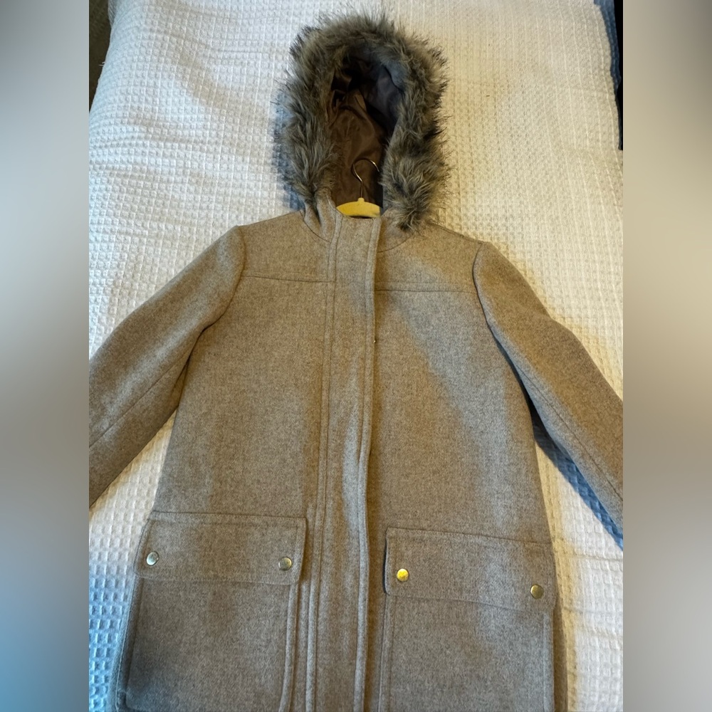 Womens Jcrew Italian wool hooded coat. Beige color, size 2.